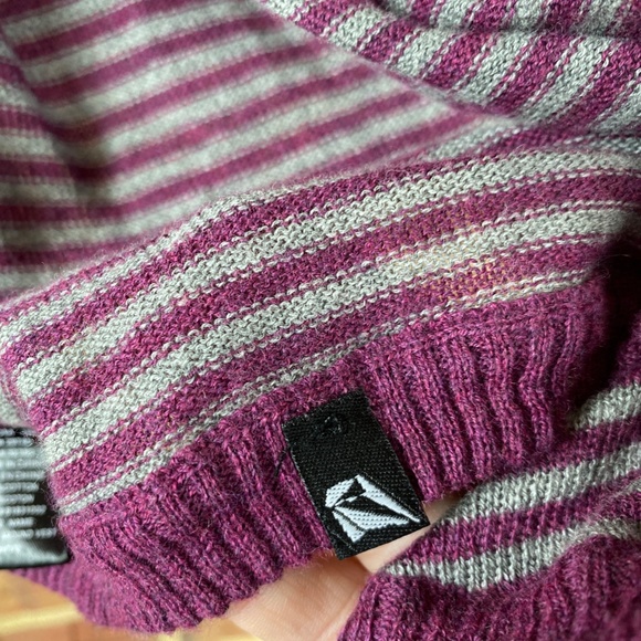 Volcom Surfing Skating Striped Sweater Vest Wrap Around Neck/Hang It Loose NWT M - Picture 7 of 11